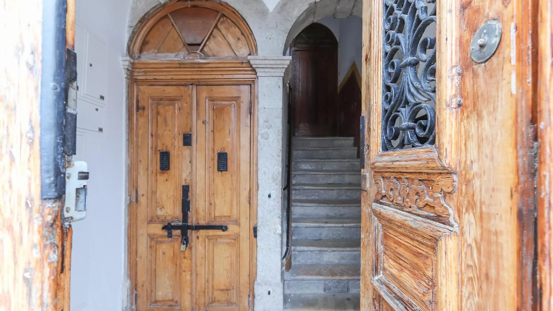Downtown Vintage Suites By Homing Lisbon 0*,